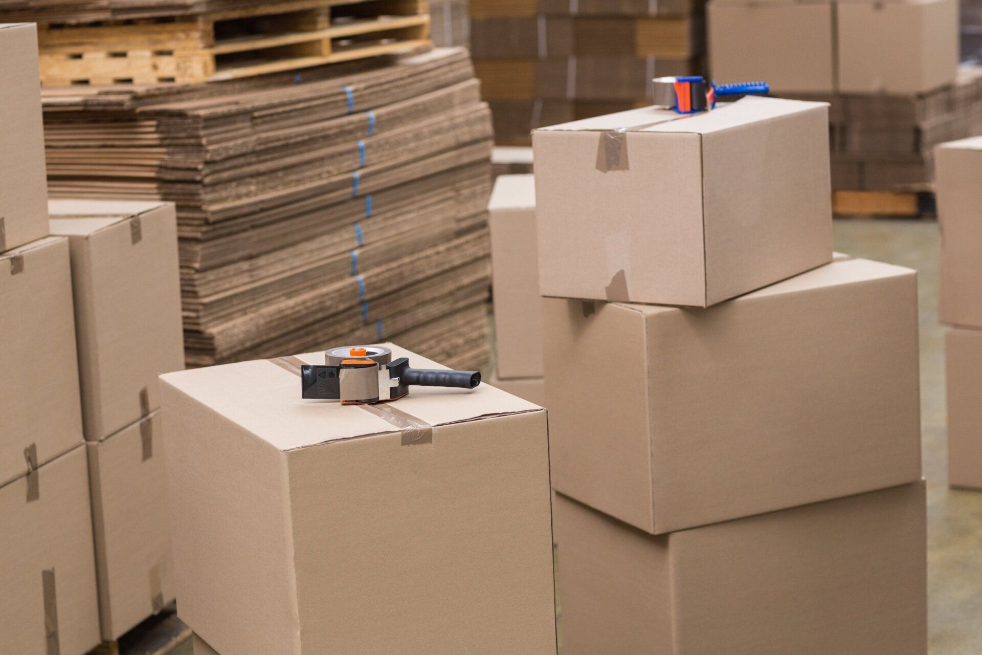 Shipping packaging